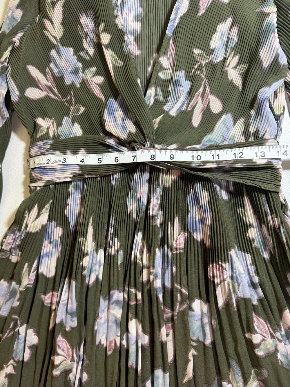 BCBG Olive Floral Wrap Dress with Light Blue Blossoms NWT size Small - Picture 8 of 10